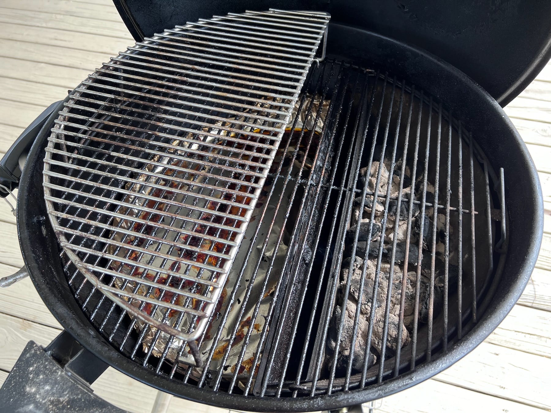 Upper Grate accessory for Slow N Sear Kettle Grill.